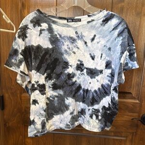 Zara Blue and White Crop Tee (size M)